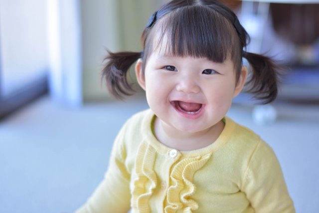フッ素塗布は何歳から始めるべき？